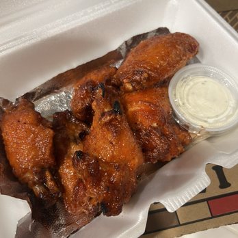 Pinball Pizza - BBQ wings are, "alright" ‍ - Pizza Near Me - Burbank, California