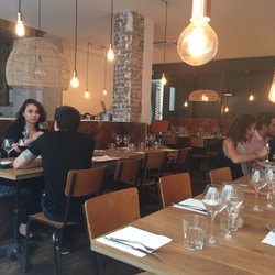 Les Pinces Pigalle - The restaurant interior