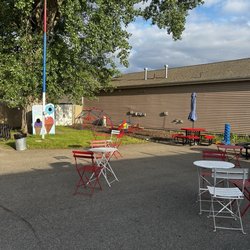 Sitting area, with games and kid friendly