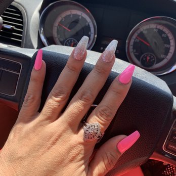 Colorful Nails - Fill & Gell - Nail Salons Near Me - Long Beach, California