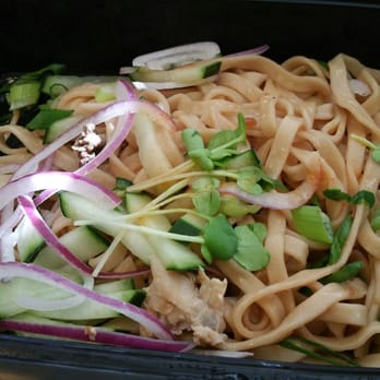 B Star - Garlic Noodles: green onion, cucumber, garlic, fresh onion, infused garlic oil, chili sauce, and egg noodle with Chicken ($9.50) - Burmese Near Me - San Francisco, California B Star - Garlic Noodles: green onion, cucumber, garlic, fresh onion, infused garlic oil, chili sauce, and egg noodle with Chicken ($9.50) - Burmese Near Me - San Francisco, California