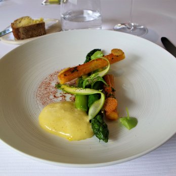 L'Assiette Champenoise - Asperge - Champagne Bars Near Me - Tinqueux, 51