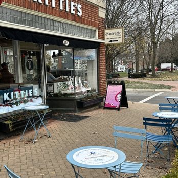 Kittie’s Worthington - Outside tables - Bakeries Near Me - Worthington, Ohio