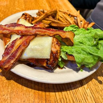 Rafferty's Restaurant & Bar - Bluegrass Special - American Near Me - Lexington, Kentucky
