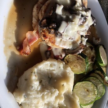 Ruby Tuesday - Burgers Near Me - St. Robert, Missouri