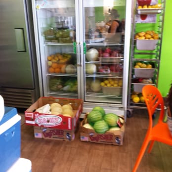 Shaka Shaka Tea Express - A VERY GOOD  sign....All fruit, and no powders! - Bubble Tea Near Me - Honolulu, Hawaii