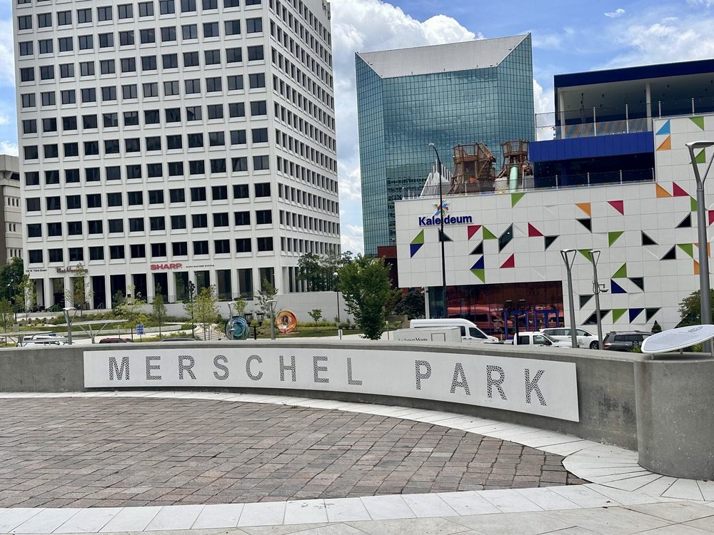 Merschel Plaza Logo