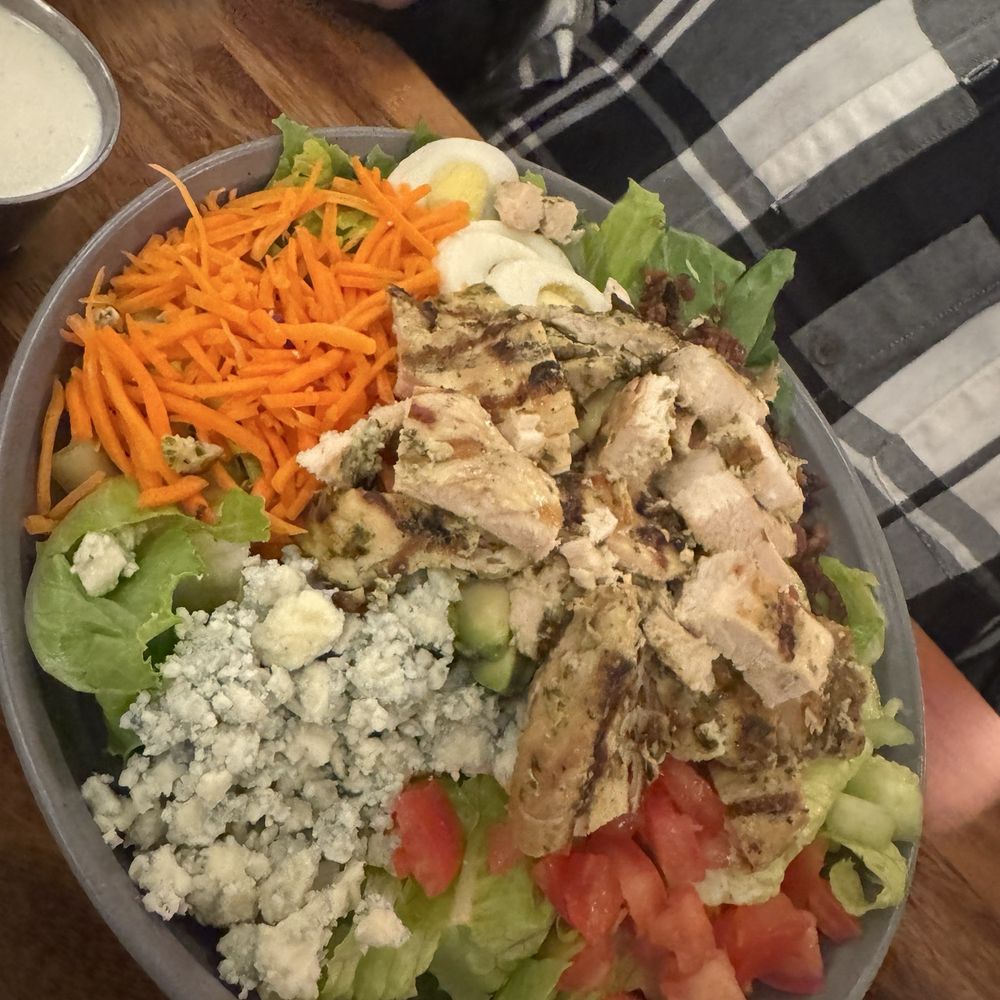 Center Square Grill - New American Near Me - East Longmeadow, Massachusetts