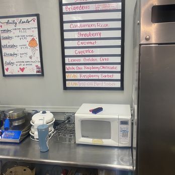 Davis Creamery - Ice Cream & Frozen Yogurt Near Me - Davis, California Davis Creamery - Ice Cream & Frozen Yogurt Near Me - Davis, California
