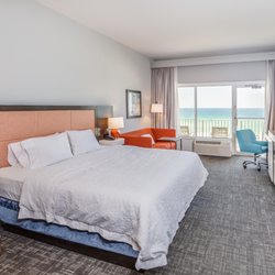 Hampton Inn Pensacola Beach - King Beachfront Room