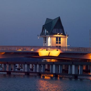 Schleibrücke Kappeln - Brücke in der Nachtbeleuchtung - Landmarks & Historical Buildings Near Me