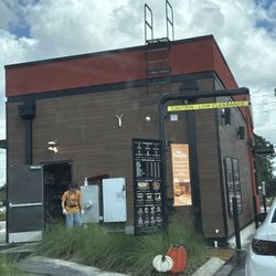 Ellianos Coffee - Drive thru