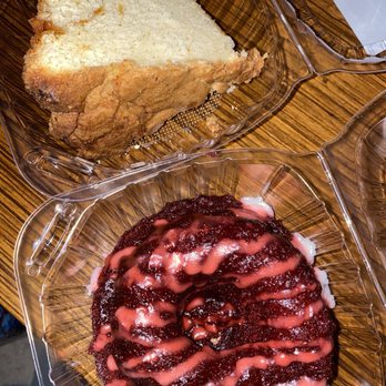 Aunty Pooeys Sweet Tooth - Sweet potato pound cake and red velvet pound cake - Desserts Near Me - Berkeley, California Aunty Pooeys Sweet Tooth - Sweet potato pound cake and red velvet pound cake - Desserts Near Me - Berkeley, California