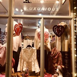 Beautiful windows and superb merchandizing .