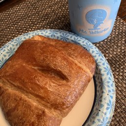 Jalapeño, ham, and cheese croissant. Soooo good :)
