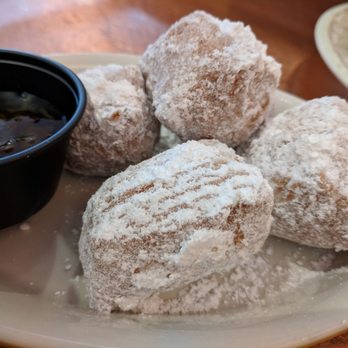 Another Broken Egg Cafe - Beignets!!! - Breakfast & Brunch Near Me - Clearwater Beach, Florida