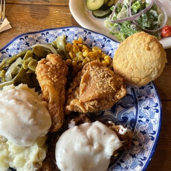 Perini Ranch Steakhouse - Chicken fried steak, fried chicken, mashed potatoes with gravy, corn, green beans, biscuit & 2 salads - Steakhouses Near Me - Buffalo Gap, Texas Perini Ranch Steakhouse - Chicken fried steak, fried chicken, mashed potatoes with gravy, corn, green beans, biscuit & 2 salads - Steakhouses Near Me - Buffalo Gap, Texas