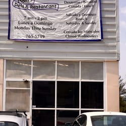 Mom's Deli - Mom's Facade