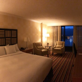 Pinnacle Hotel Harbourfront - Hotels Near Me - Vancouver, British Columbia Pinnacle Hotel Harbourfront - Hotels Near Me - Vancouver, British Columbia