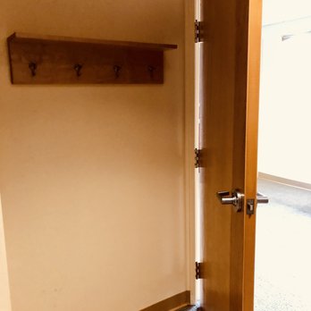 Alan M Munk, DDS - Area to hang up your sweater or jacket. - General Dentistry Near Me - Seattle, Washington