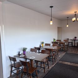 Meraki  - Dining area