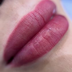 Matte lip blush