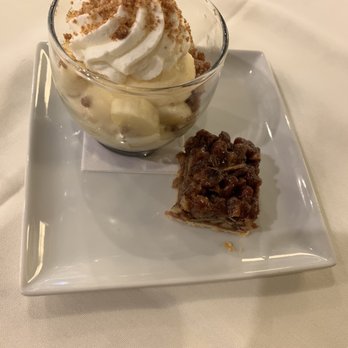 MW Restaurant - Hawaiian Crown Chocolate Banana Cream Pie - New American Near Me - Honolulu, Hawaii