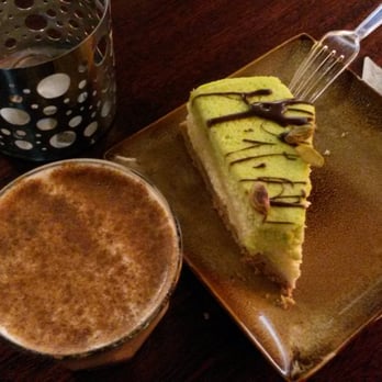 Kaffehuset 183 - Pistacie cheesecake og chai latte, Kaffehuset 183 - Cafes Near Me - København Kaffehuset 183 - Pistacie cheesecake og chai latte, Kaffehuset 183 - Cafes Near Me - København