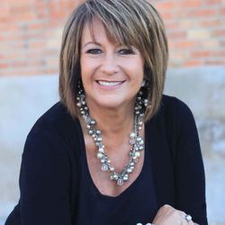 Deborah Crownover - RE/MAX Mid-Michigan Real Estate