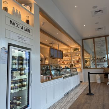 Bacio di Latte - Entrance - Ice Cream & Frozen Yogurt Near Me - Etiwanda, California