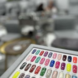 Daisy Nail Bar - Inside with a color palette