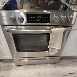 Simz Appliance Repair and Installation - This is our stove about 5 years old one of the burner stopped working. We had them repair and back to normal