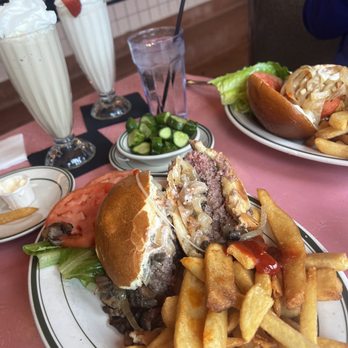 Jackson Hole - Baldouni Burger Akaboura Burger Affogato Milkshake Peanut Butter Milkshake - Burgers Near Me - East Elmhurst, New York Jackson Hole - Baldouni Burger Akaboura Burger Affogato Milkshake Peanut Butter Milkshake - Burgers Near Me - East Elmhurst, New York