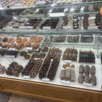 Kilwins - Chocolatiers & Shops Near Me - Denver, Colorado