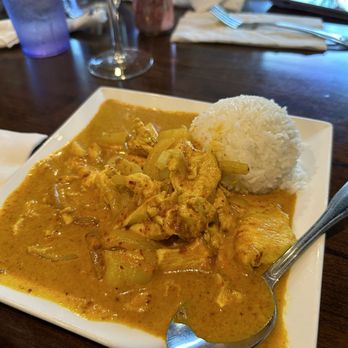 Zen Bistro - yellow curry - Thai Near Me - Daytona Beach, Florida