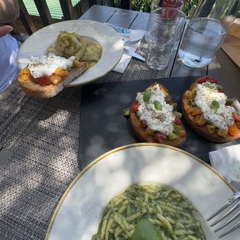 La Posada - Pistachio pasta, pesto pasta and bruschetta - Seafood Near Me - Corniglia, SP