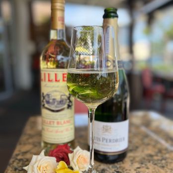 Deluxe 1717 - Lillet + Champagne for brunch - American Near Me - Pasadena, California Deluxe 1717 - Lillet + Champagne for brunch - American Near Me - Pasadena, California
