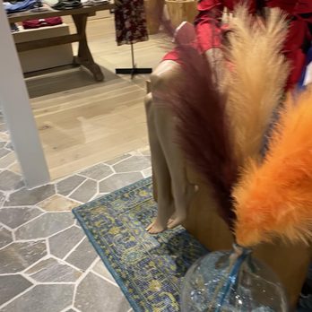 Tommy Bahama - Men's Clothing Near Me - Schaumburg, Illinois
