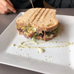 Realm Food - Chicken sandwiche