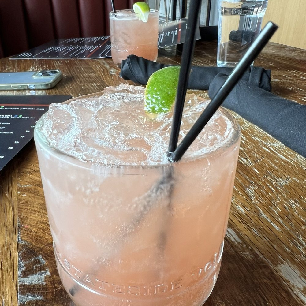 Enza - Kiwi Strawberry Margarita - Pizza Near Me - Wyndmoor, Pennsylvania