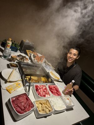 禧悦會海鲜自助火锅 XI YUE HUI HOT POT by null