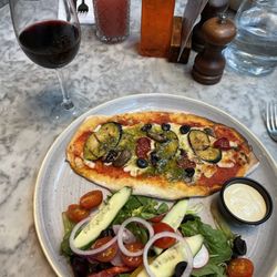 Wildwood - pizza with side salad