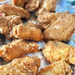 Crazy Lady Saloon - Lightly breaded wings