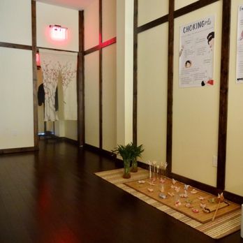 Ume Williamsburg - Simple Japanese style Interior - Sushi Bars Near Me - Brooklyn, New York Ume Williamsburg - Simple Japanese style Interior - Sushi Bars Near Me - Brooklyn, New York