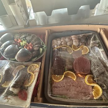 Mariscos las Tres Islas - Display - Mexican Near Me - Cabo San Lucas, MEX