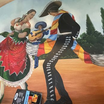 Little Mexico - One nice wall mural - Mexican Near Me - Hodgenville, Kentucky