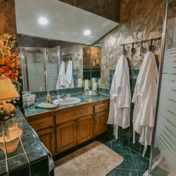 Stone Lion Vineyard Bed and Breakfast - Brianna Suite Private Bath