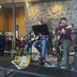 Eldora Mountain Resort - Live music inside lodge cafe