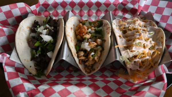 Jojos Bar & Grill by null