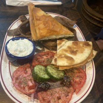 Kouzena 220 - Gyro Platter - Greek Near Me - Racine, Wisconsin